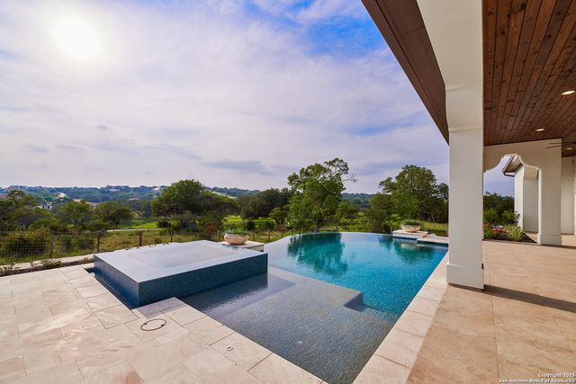 3728 Clubs Dr, Boerne, TX 78006