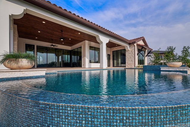 3728 Clubs Dr, Boerne, TX 78006