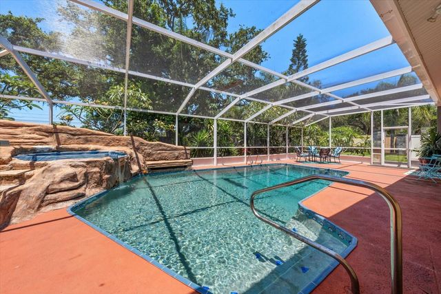 2400 SHERWOOD LANE, Clearwater, FL 33764