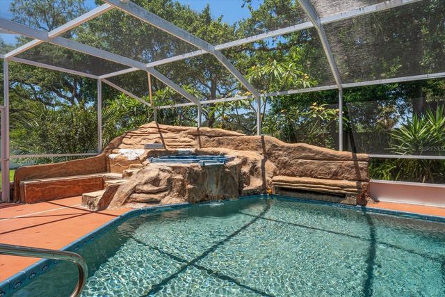 2400 SHERWOOD LANE, Clearwater, FL 33764