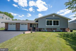 848 MOURNING DOVE RD, Audubon, PA 19403