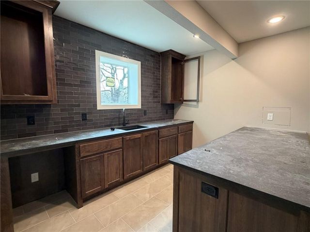 1153 SW Whitby Drive, Lee's Summit, MO 64083