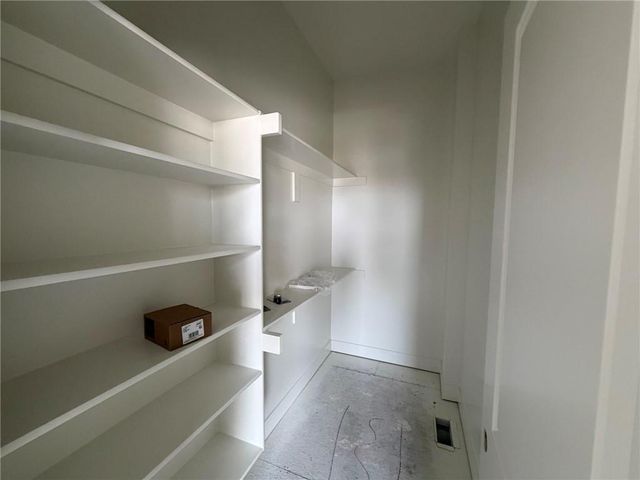 1153 SW Whitby Drive, Lee's Summit, MO 64083