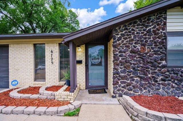 6725 Plantation Road, Forest Hill, TX 76140