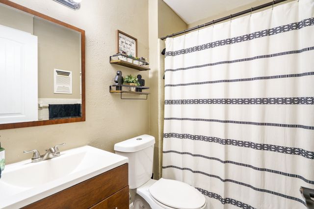 6725 Plantation Road, Forest Hill, TX 76140