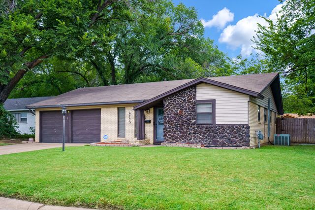 6725 Plantation Road, Forest Hill, TX 76140