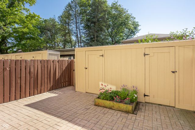 5518 Greenview Drive, Indianapolis, IN 46220