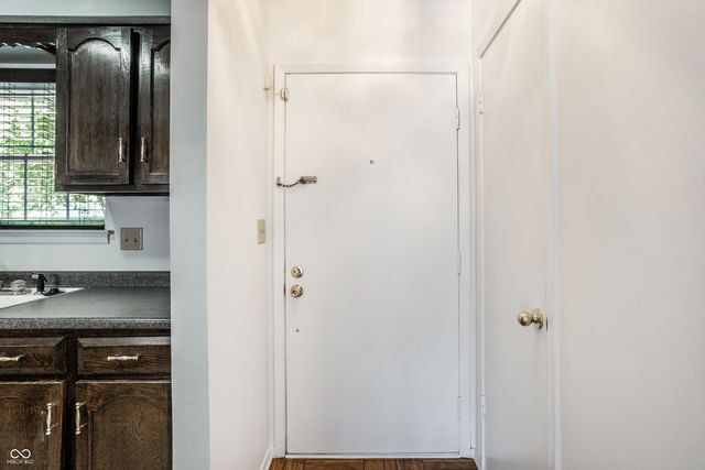 5518 Greenview Drive, Indianapolis, IN 46220