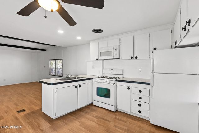 10540 E APACHE Trail 127, Apache Junction, AZ 85120