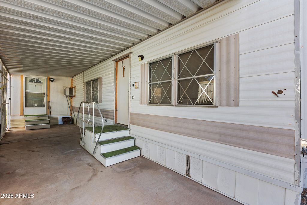 Image 7 of property listing at 10540 E APACHE Trail 127, Apache Junction, AZ 85120