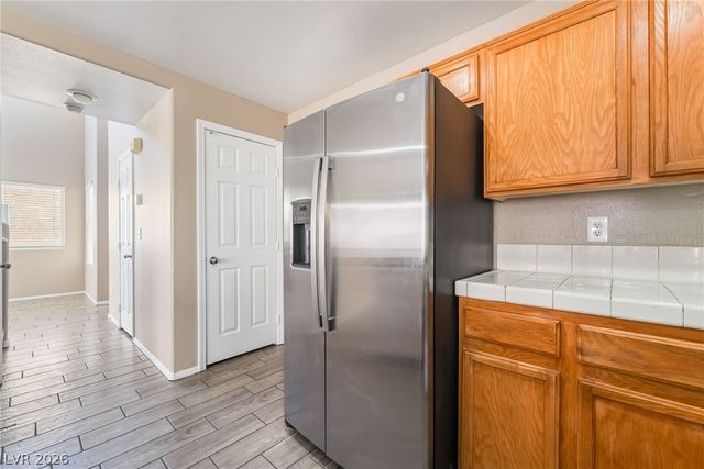 7429 Granada Willows Street, Las Vegas, NV 89139