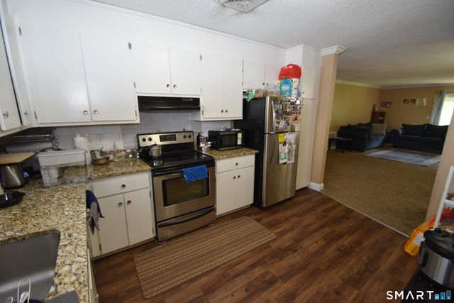 1004 Summer Hill Drive 1004, South Windsor, CT 06074