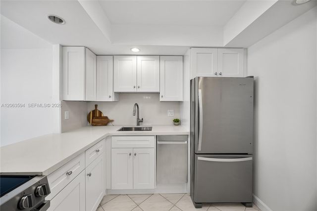 1825 S Ocean Dr 313, Hallandale Beach, FL 33009