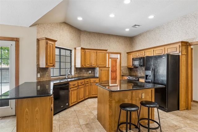 1801 Whispering Trail, Midwest City, OK 73130