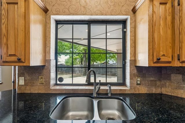 1801 Whispering Trail, Midwest City, OK 73130