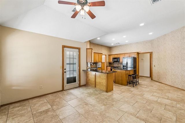 1801 Whispering Trail, Midwest City, OK 73130