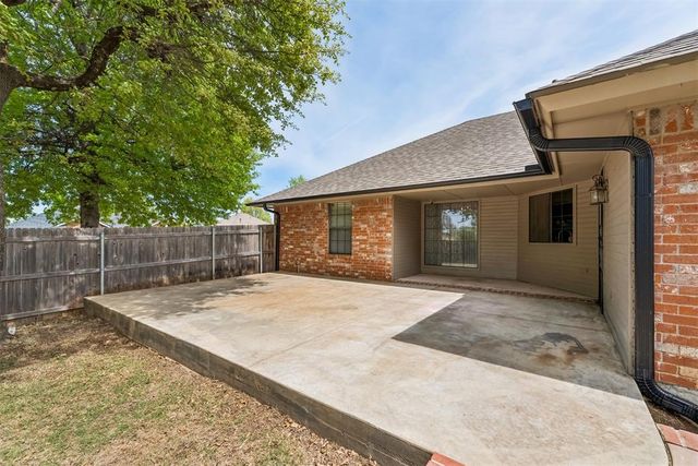 1801 Whispering Trail, Midwest City, OK 73130