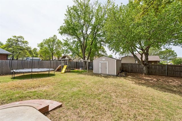 1801 Whispering Trail, Midwest City, OK 73130