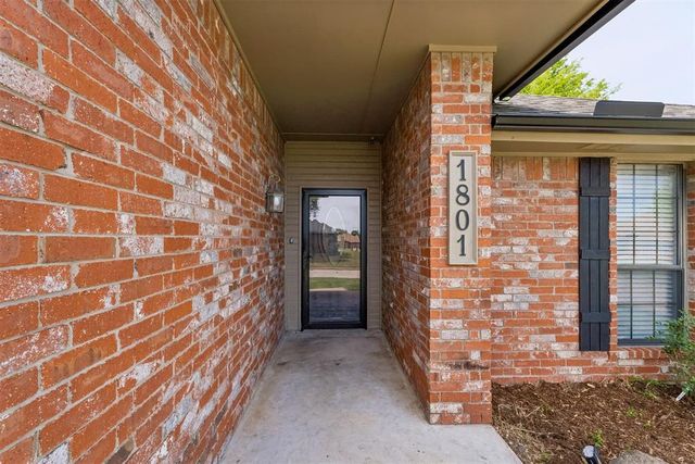 1801 Whispering Trail, Midwest City, OK 73130