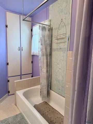 818 ALLEN AVE, Rapid City, SD 57701