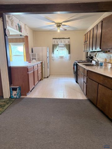 818 ALLEN AVE, Rapid City, SD 57701