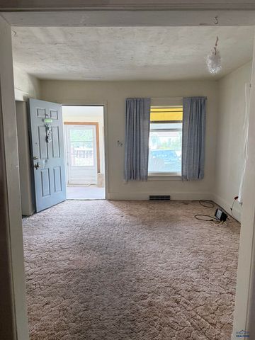 818 ALLEN AVE, Rapid City, SD 57701