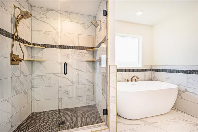 3133 SW Summit View Trail, Lee's Summit, MO 64082