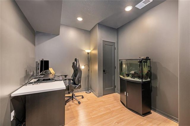 3133 SW Summit View Trail, Lee's Summit, MO 64082