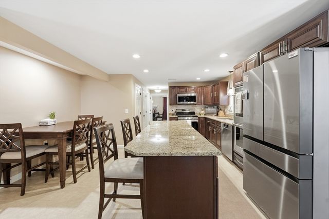 45 Constitution Dr, Leominster, MA 01453