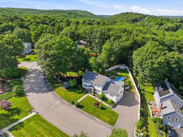 45 Constitution Dr, Leominster, MA 01453