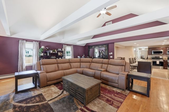 45 Constitution Dr, Leominster, MA 01453