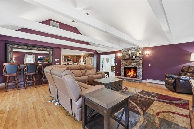 45 Constitution Dr, Leominster, MA 01453