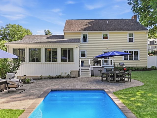 45 Constitution Dr, Leominster, MA 01453