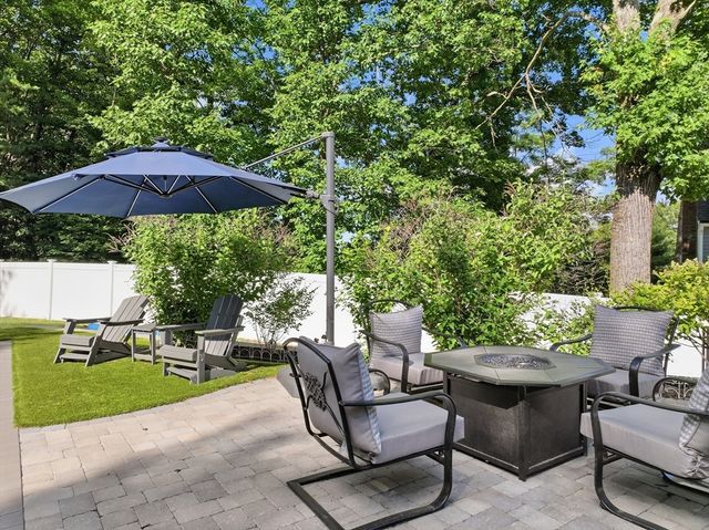 45 Constitution Dr, Leominster, MA 01453