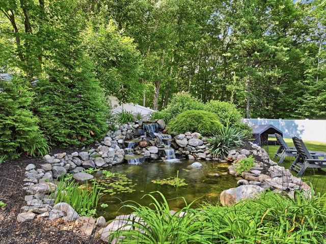 45 Constitution Dr, Leominster, MA 01453