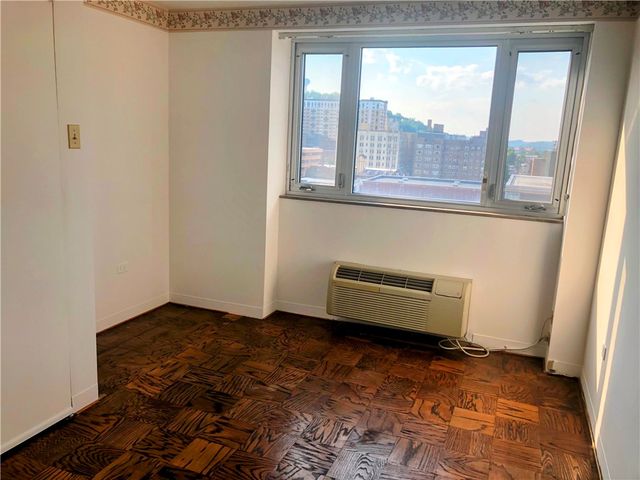 128 N Craig St 911, Oakland, PA 15213