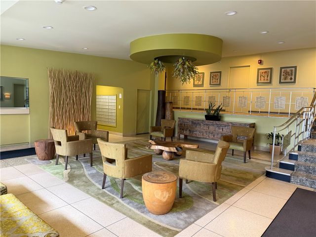 128 N Craig St 911, Oakland, PA 15213