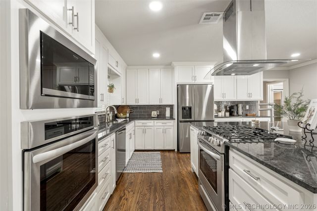 3637 S Lewis Avenue, Tulsa, OK 74105