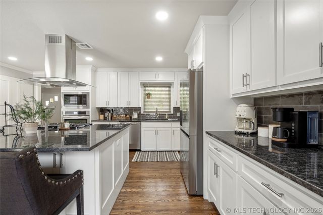 3637 S Lewis Avenue, Tulsa, OK 74105