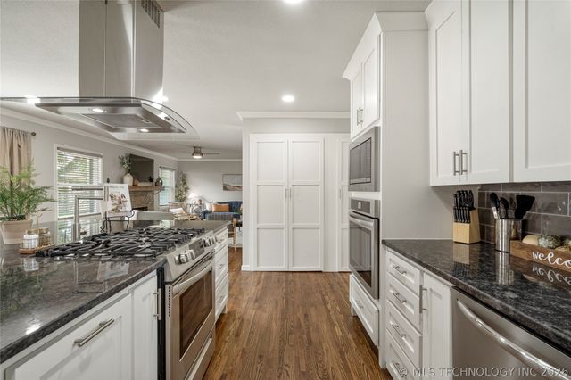 3637 S Lewis Avenue, Tulsa, OK 74105