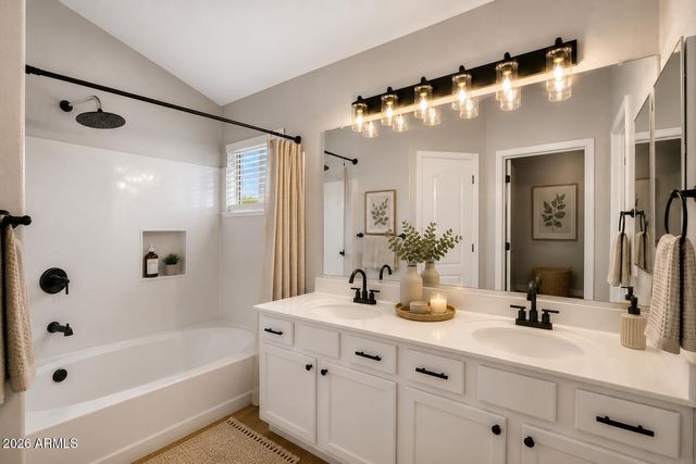 219 W ANGELA Drive, Phoenix, AZ 85023