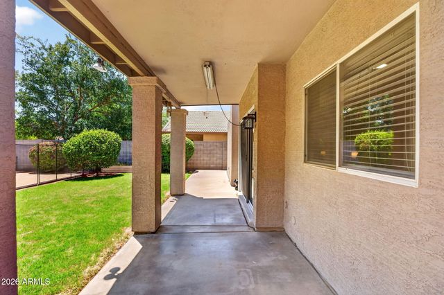 219 W ANGELA Drive, Phoenix, AZ 85023