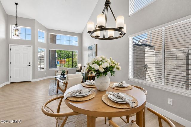 219 W ANGELA Drive, Phoenix, AZ 85023