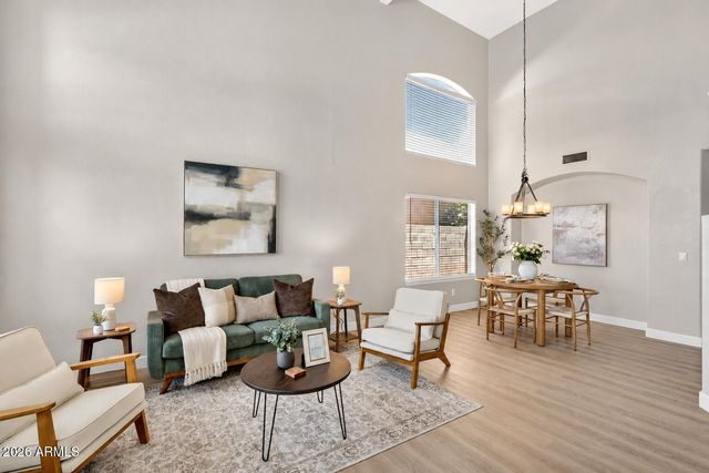 219 W ANGELA Drive, Phoenix, AZ 85023