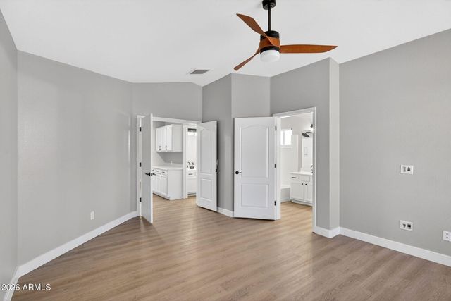 219 W ANGELA Drive, Phoenix, AZ 85023