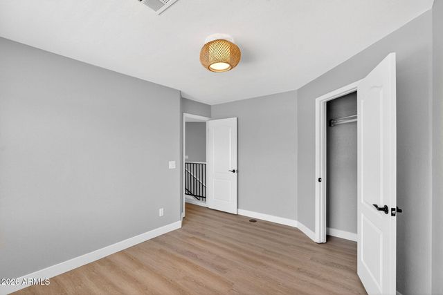 219 W ANGELA Drive, Phoenix, AZ 85023