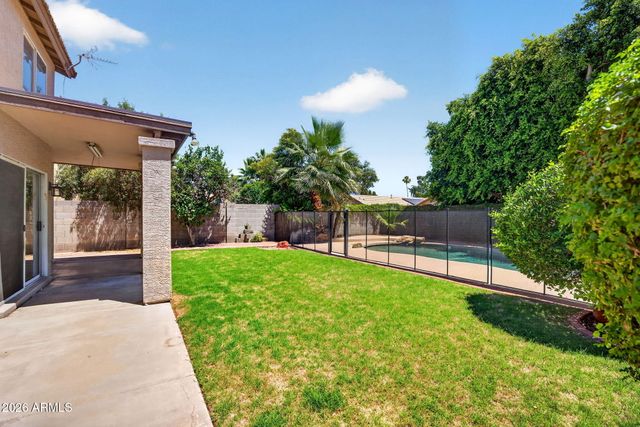 219 W ANGELA Drive, Phoenix, AZ 85023