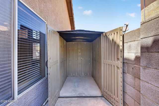 219 W ANGELA Drive, Phoenix, AZ 85023