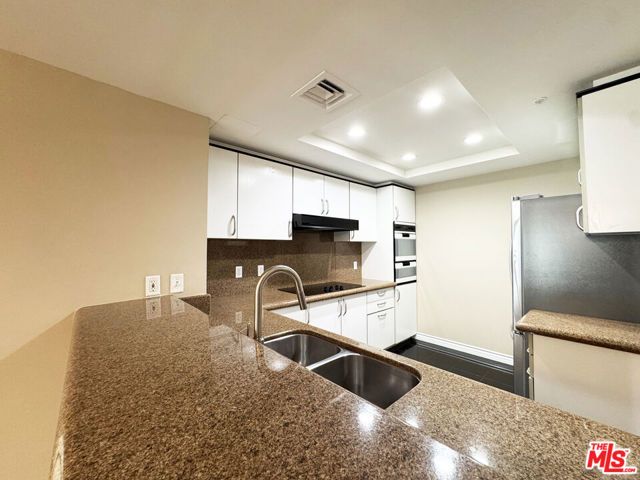 10520 Wilshire Boulevard 801, Los Angeles, CA 90024