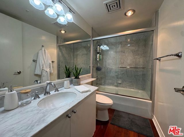 10520 Wilshire Boulevard 801, Los Angeles, CA 90024